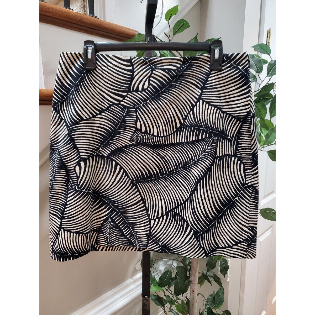 Ann Taylor Women Black & Beige Palm Print Cotton Casual Mini Pencil Skirt Size 8