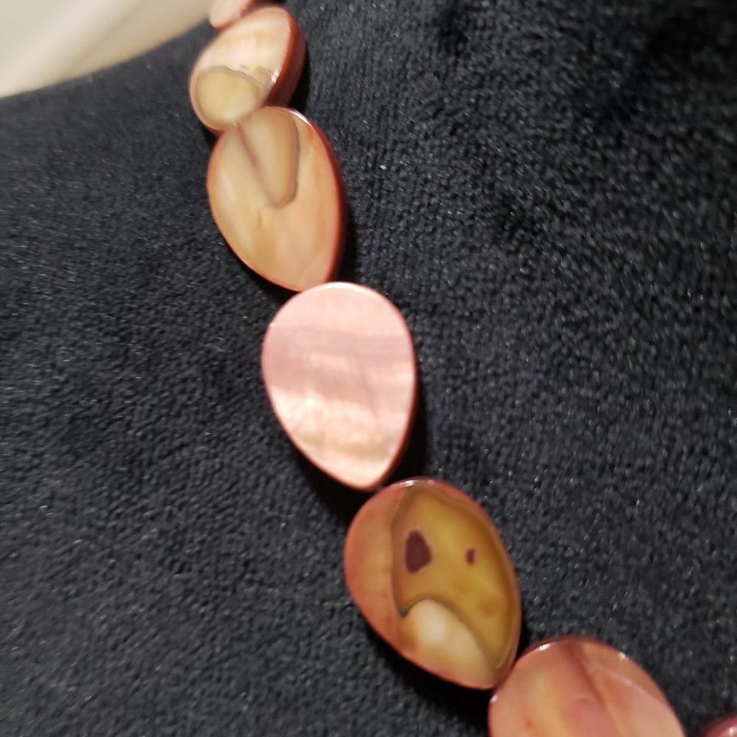 Womens Fashions Brown Beaded Coral Shell Necklace Jewelry with Barrel Clasp