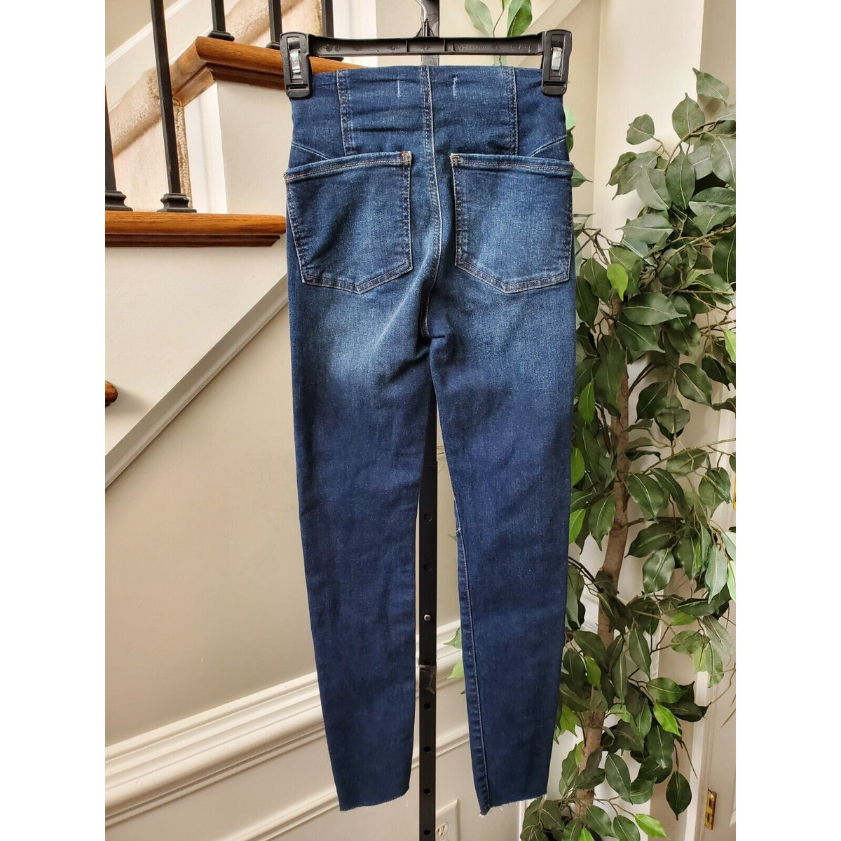 Free People Feel Like Sunshine Blue Denim Cotton Dark Wash Jeans Pant Size 24