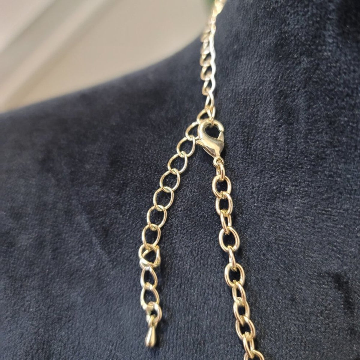 Women's Blue & Clear Teardrop Cluster Stylish Fashion Necklace