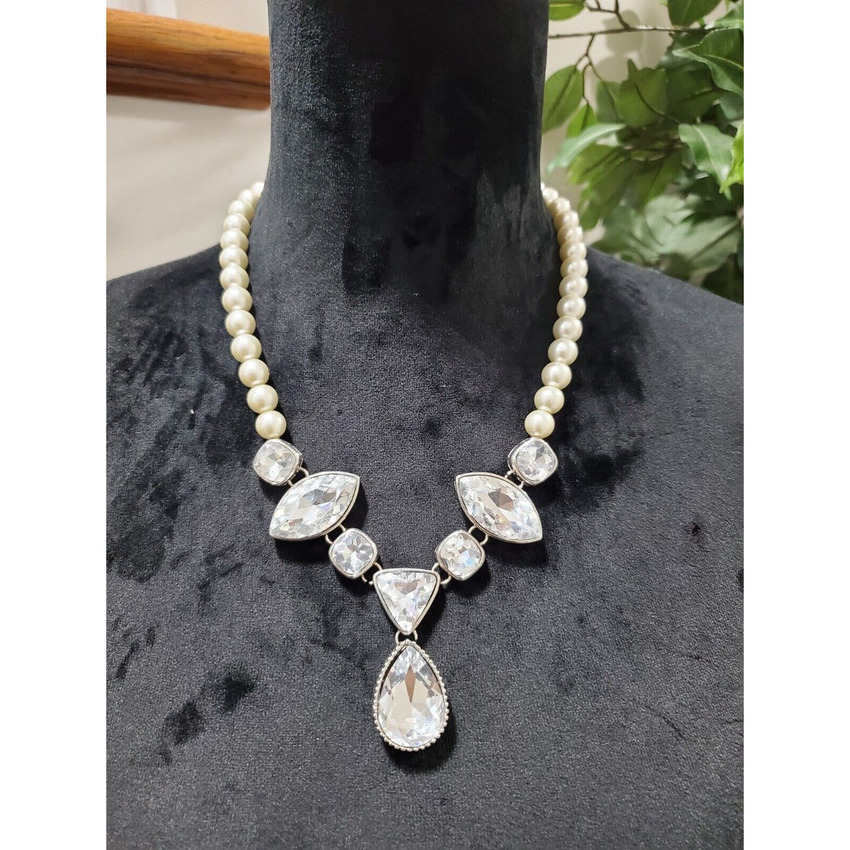 Traci Lynn Women's Crystal Stones & Round Pearl Beading Bridal Stylish Necklace