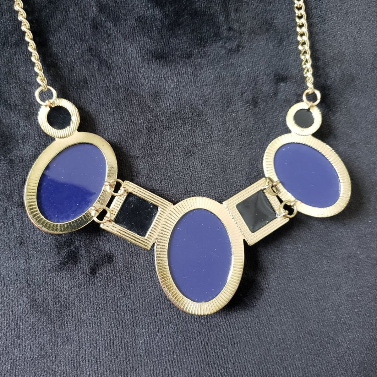 Women's Vintage Gold Tone Blue Oval Shape Beaded Chunky Necklace
