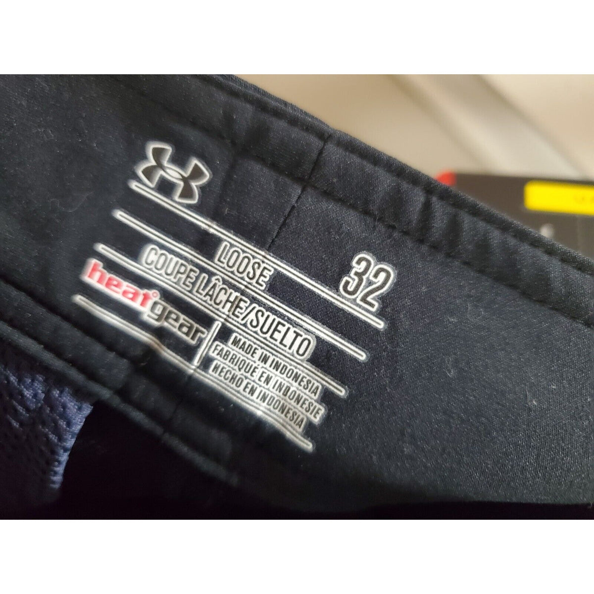 Under Armour Heat Gear Men's Black Polyester Logo Print Swimwear Shorts Size 32