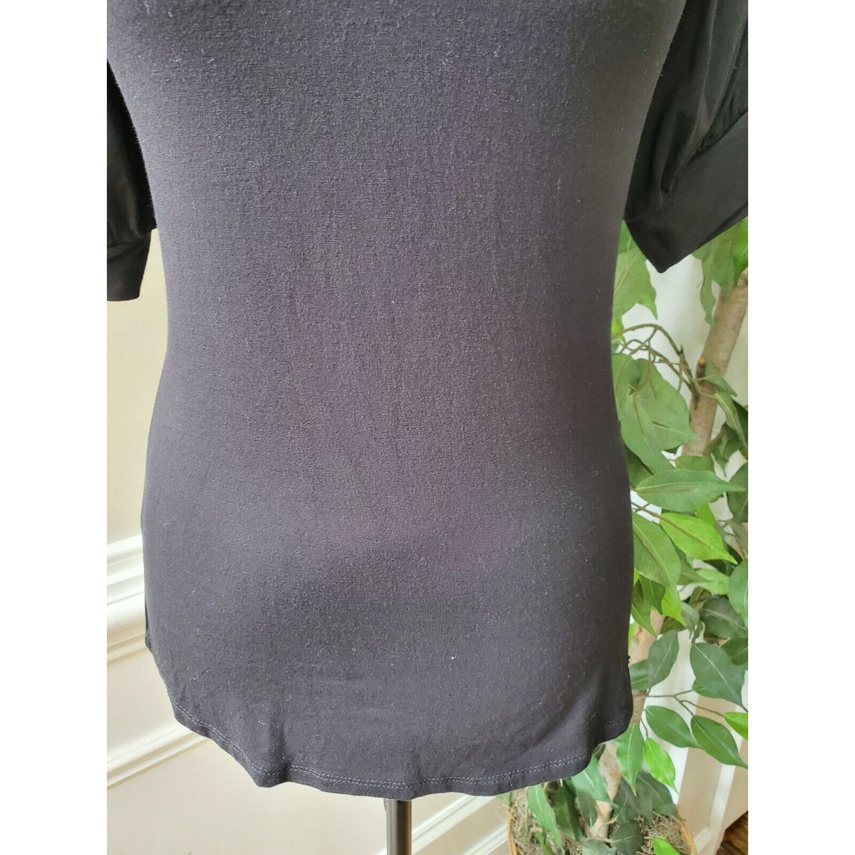 Tahari Women's Black Viscose Round Neck Short Puff Sleeve Casual Top Shirt XS