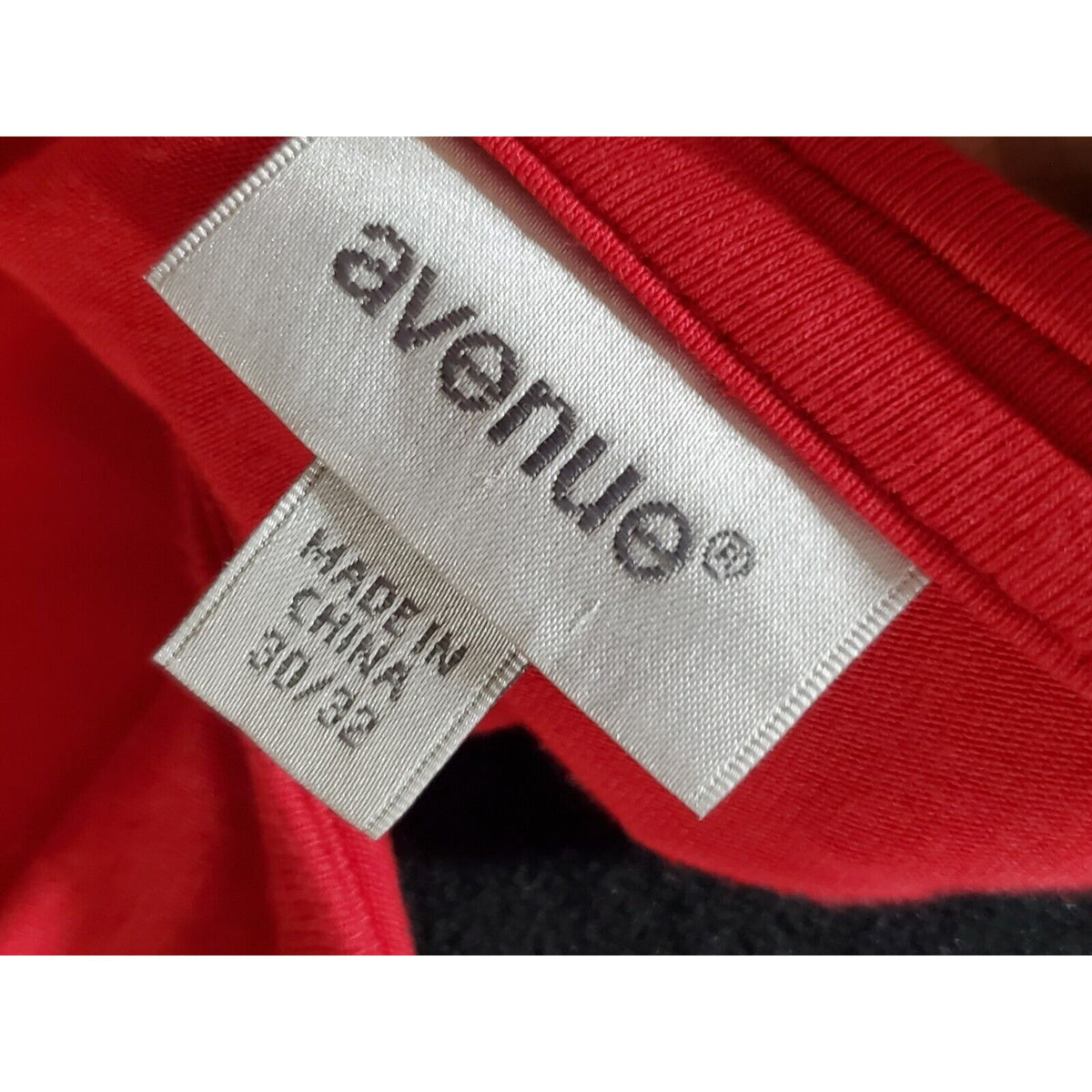 Avenue Women’s Sequin Red Striped Round Neck Sleeve Top Blouse Size 30/32