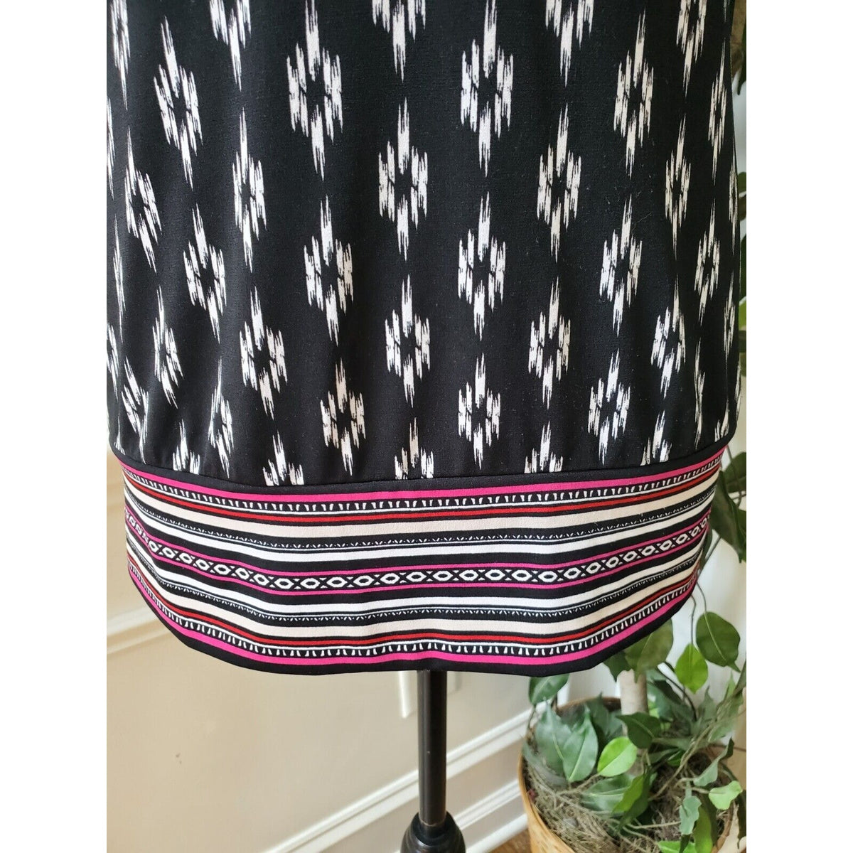 White House Black Market Women's Polyester Halter Neck Sleeveless Blouse Size M