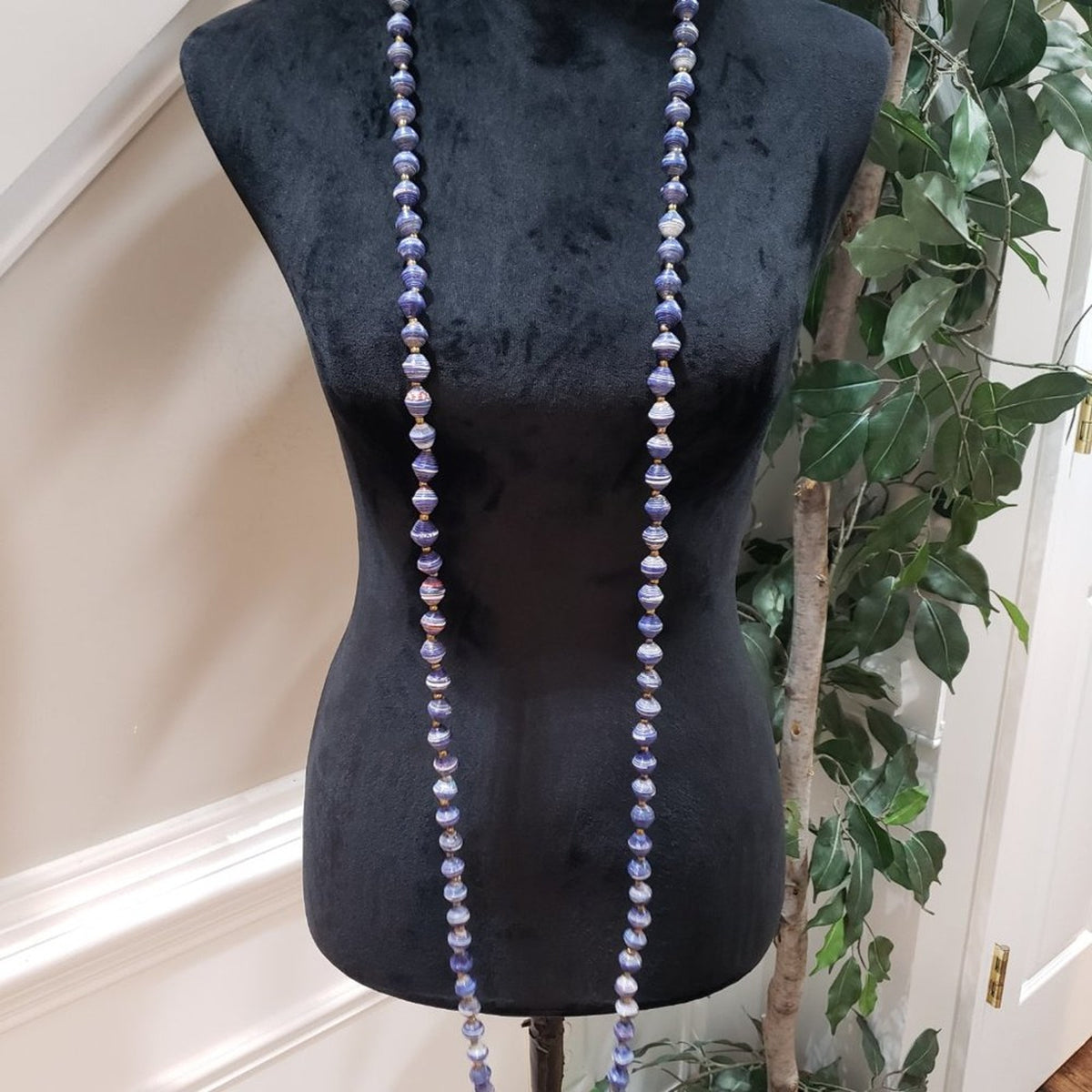Women's Vintage Lilac Purple Silk Thread Hand Wrapped Gold Tone Beaded Necklace