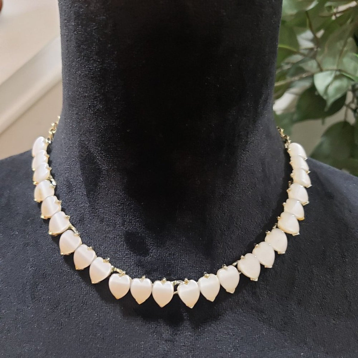 Womens Modern Fashion White Faux Pearl Heart Choker Stylish Necklace