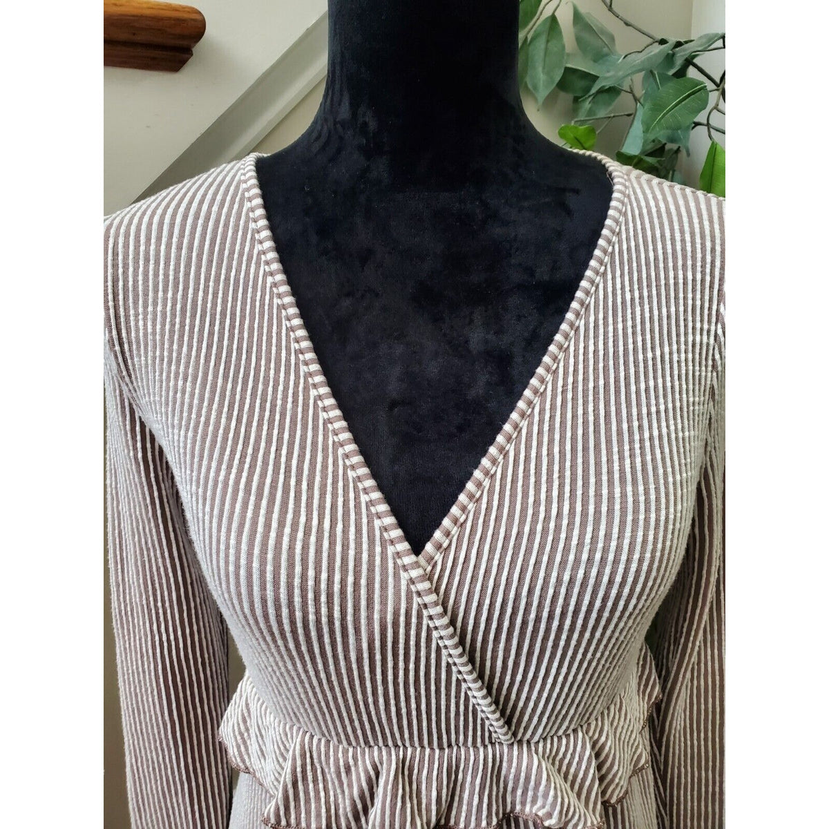 Caution To The Wind Women's Gray Striped Rayon V-Neck Long Sleeve Top Blouse S