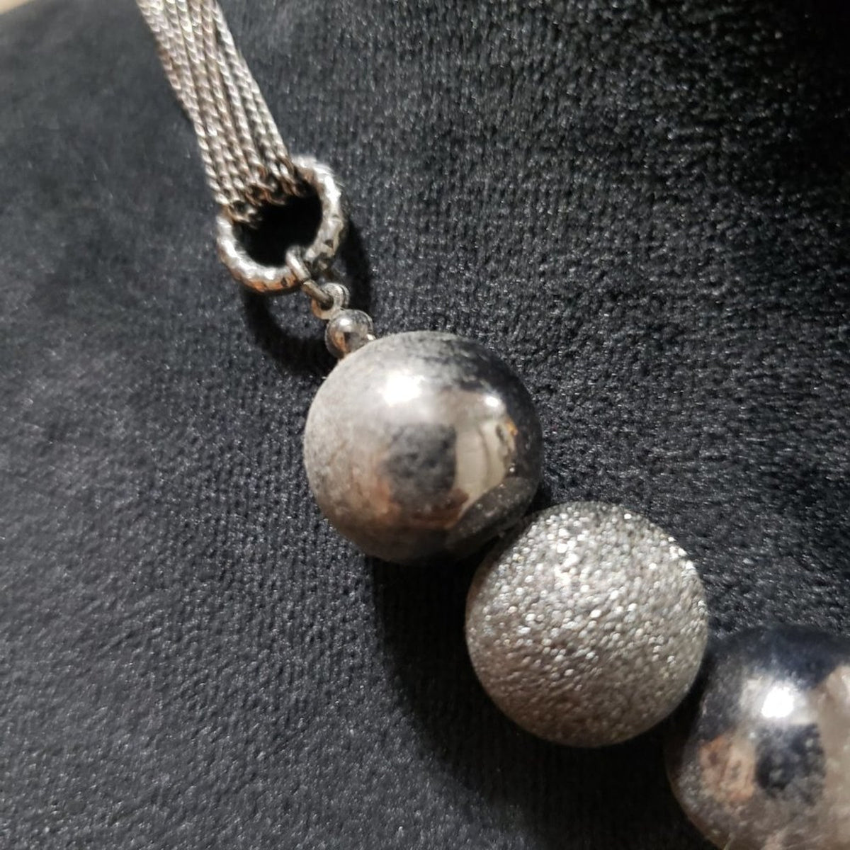 Women's Silver Tone Pearl Round Shape Beaded Statement Fashion Necklace