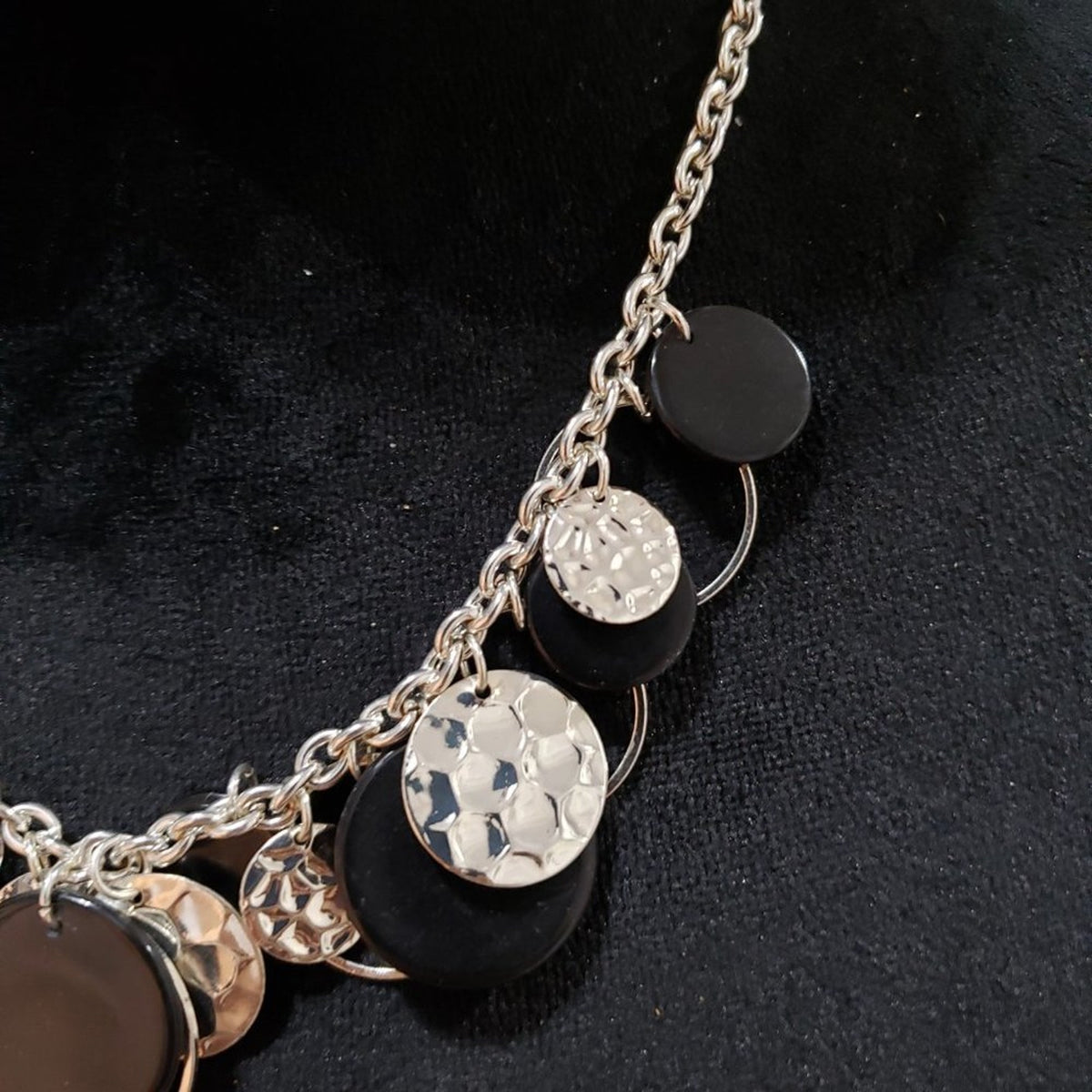 Womens Silver Black Round Rhinestone Collar Necklace & Earrings w/Lobster Clasp