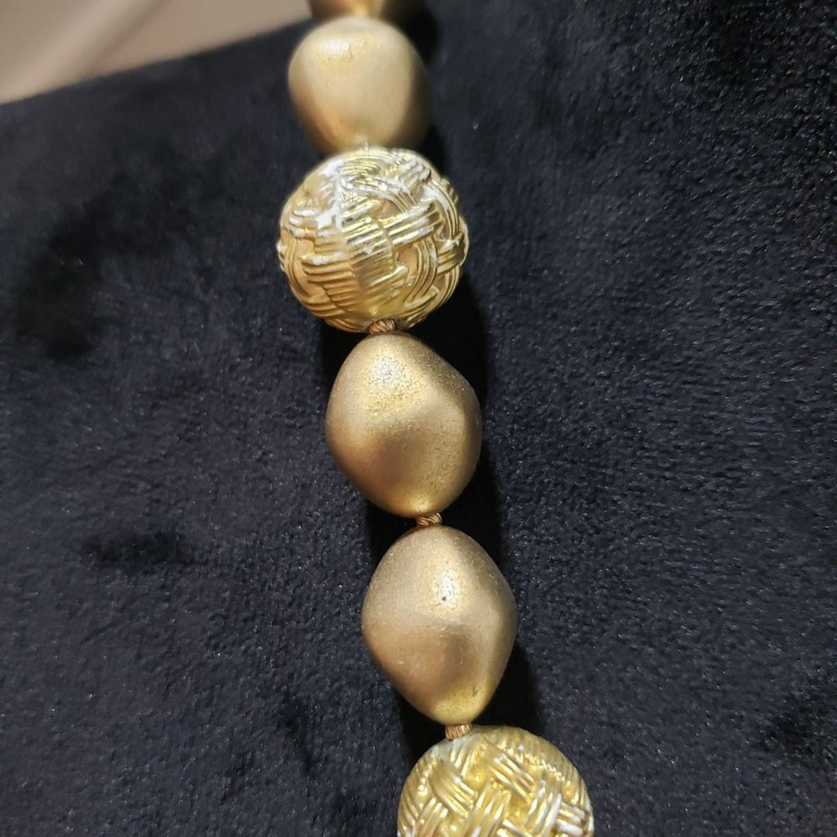 Women's Gold Tone Round Pearl Beaded Fashion Pendant Necklace