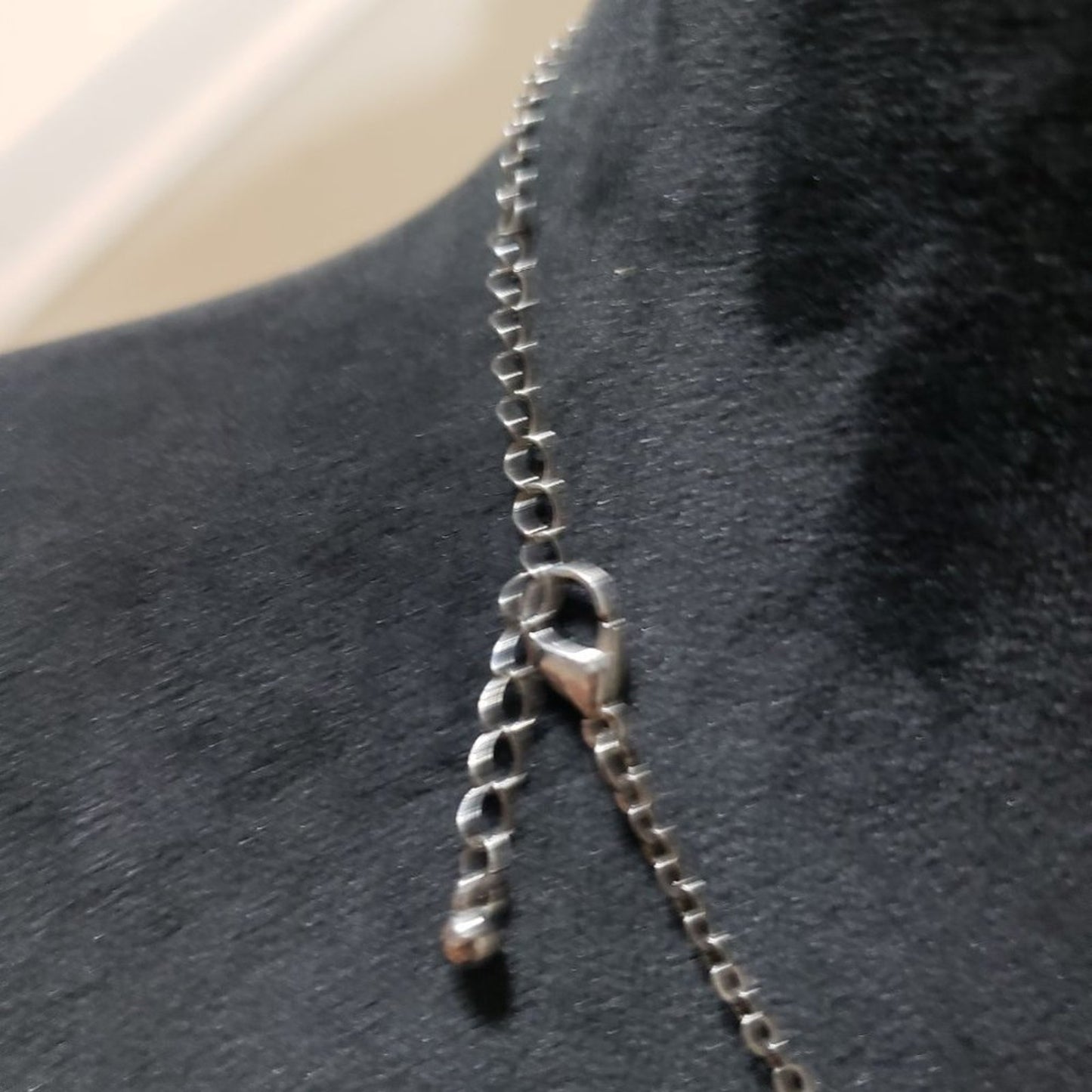 Womens Fashions Black Glass Round Stones Collar Necklace with Lobster Clasp
