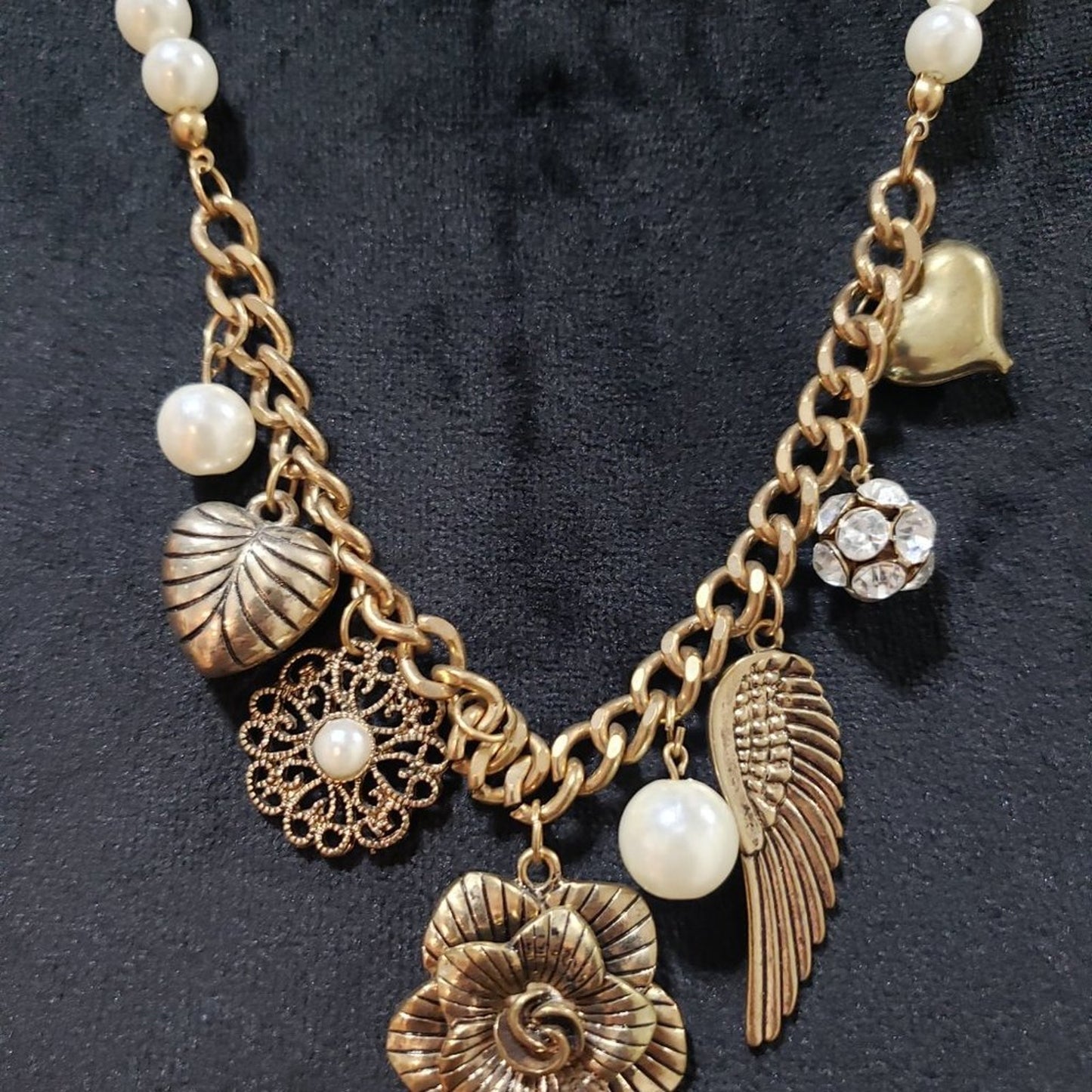 Womens Fashions Gold Tone Flower Heart Beaded Collar Necklace w/ Lobster Clasp