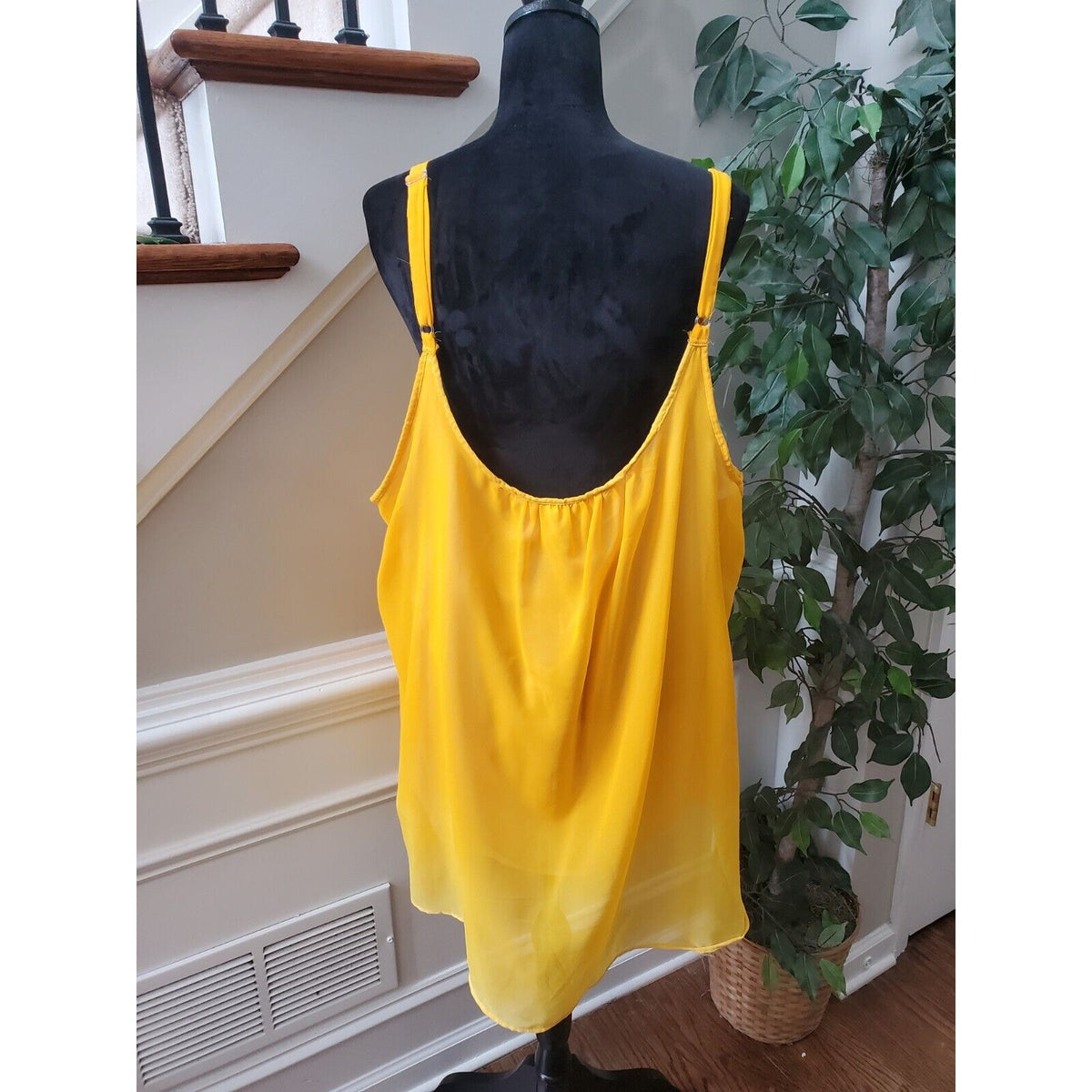 Jaquline Women Yellow Polyester Scoop Neck Sleeveless Casual Top Blouse Size 2X
