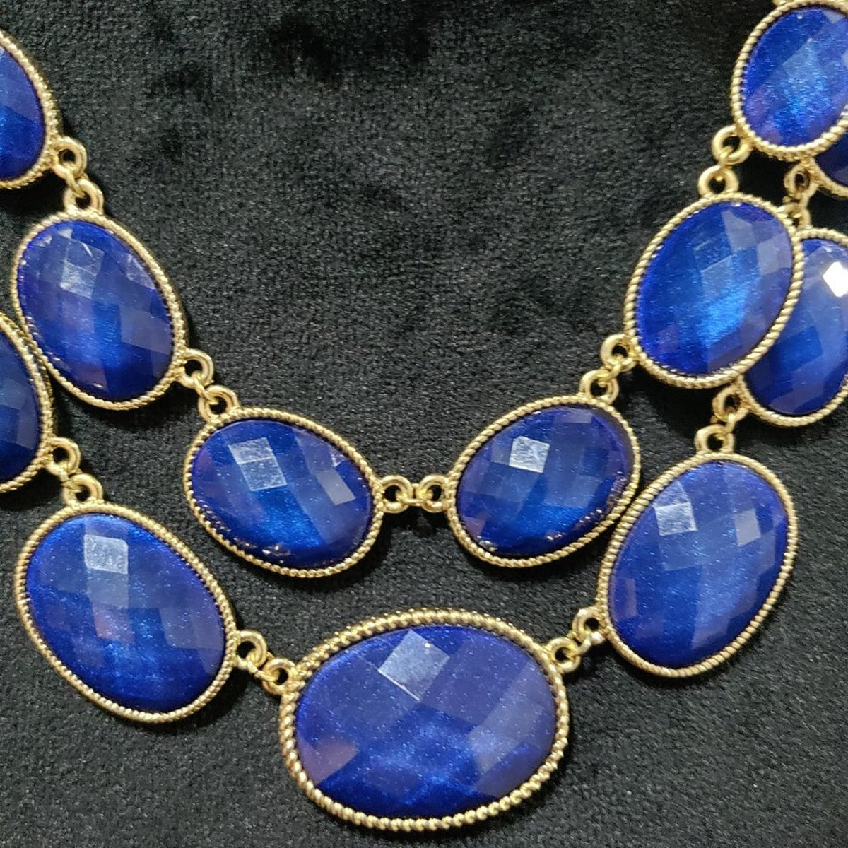 Womens Fashion Gold Tone Blue Cabochon Stone Colored Necklace with Lobster Clasp