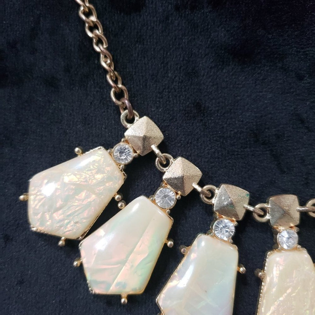 Womens Cream Faceted Geomatric Shape with Lobster Clasp Necklace