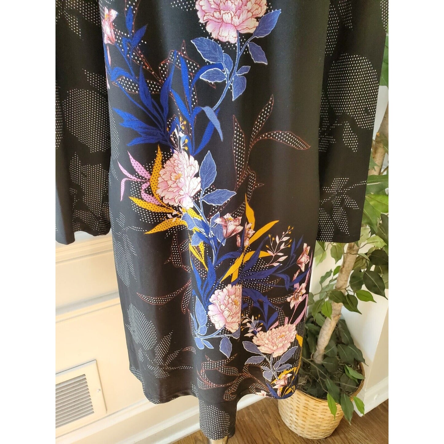 Avenue Women Black Polyester Round Neck Long Sleeve Casual Top Blouse Size 18/20