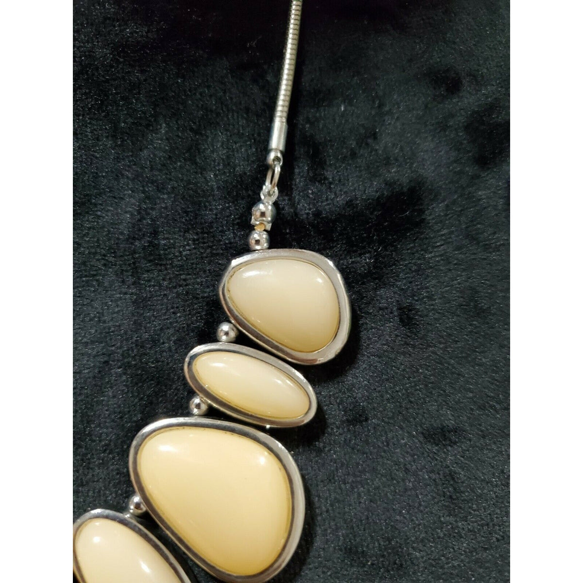 Women's Light peach Oval Pebbles Beaded Necklace.