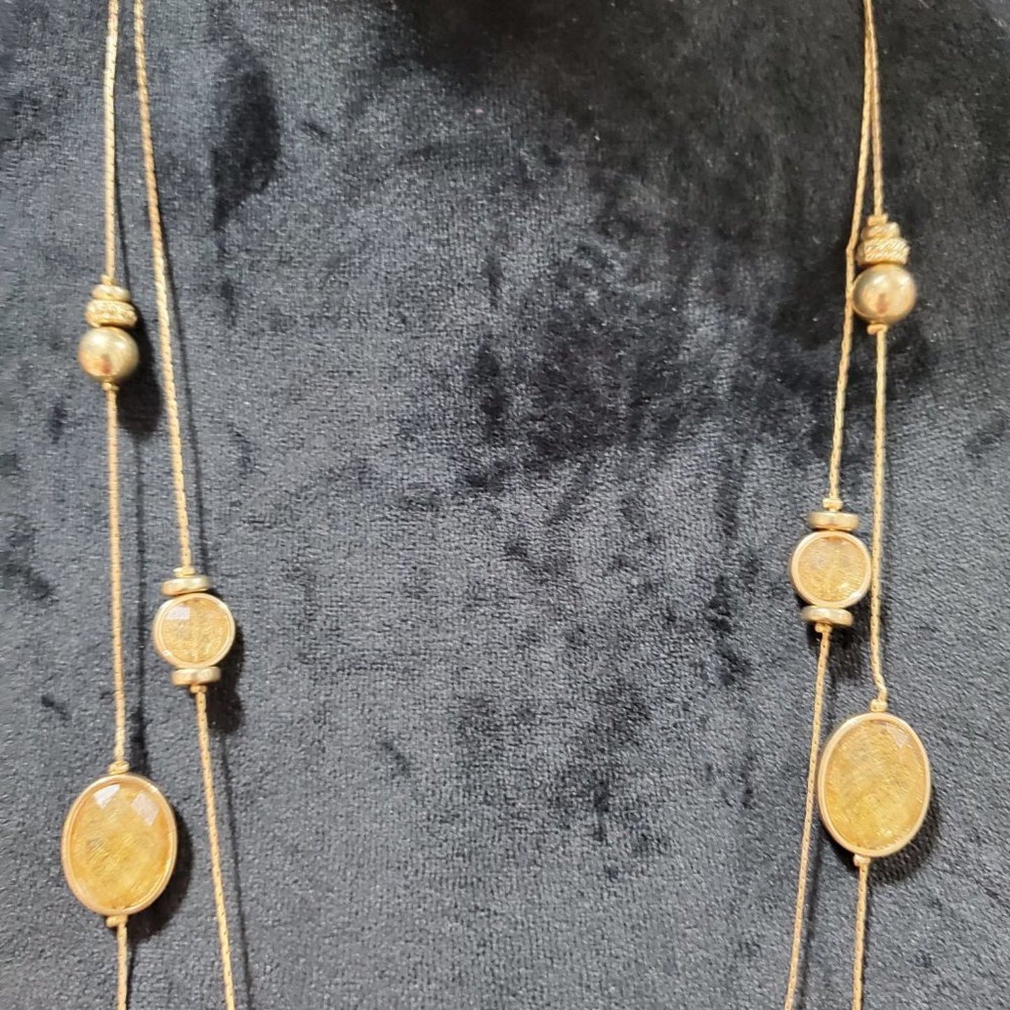 C 1946 Women's Gold Tone Beaded Double Strand Chain Fashion Jewelry Necklace