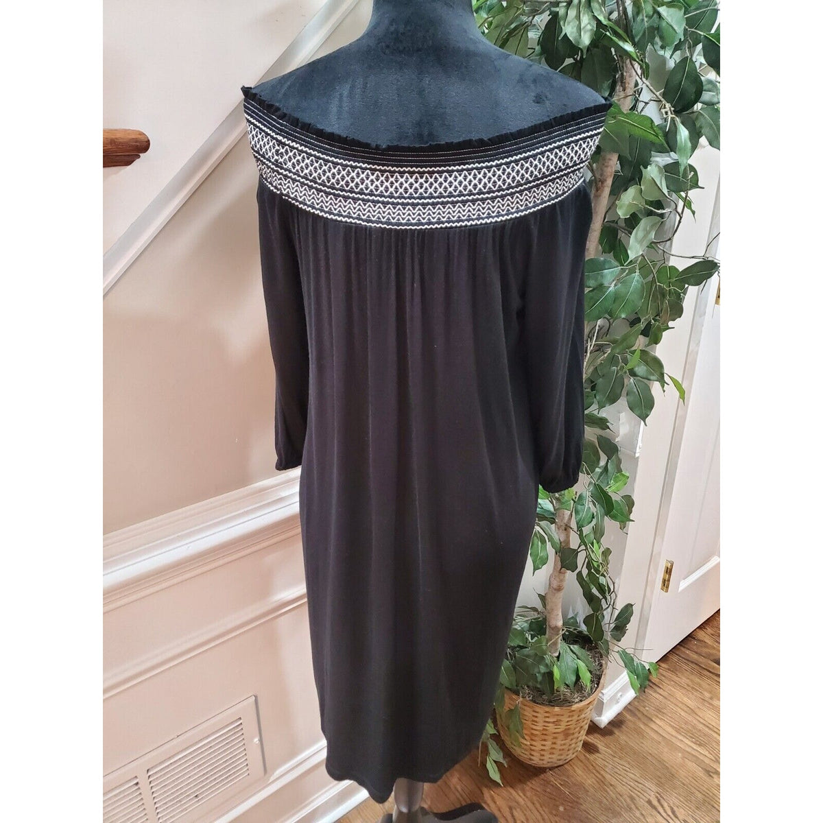 Chico's Women's Black Solid Viscose Off Shoulder Long Sleeve Knee Length Dress S