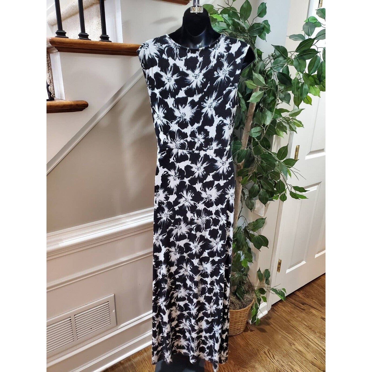 Apt.9 Women Black Floral Polyester V-Neck Sleeveless Long Maxi Dress Size Small