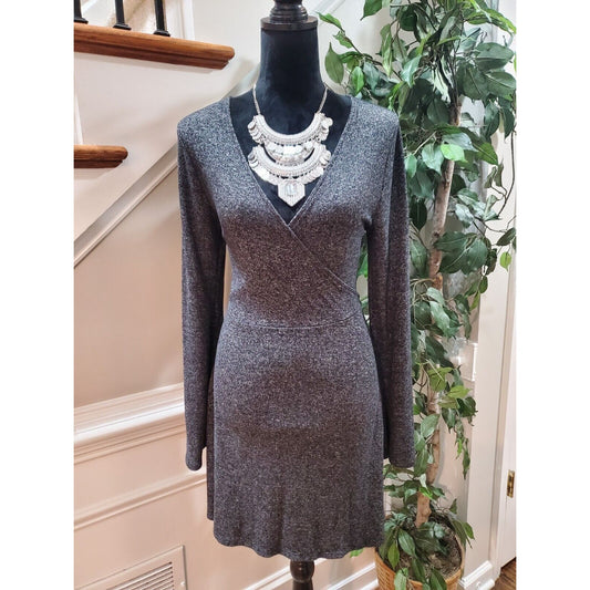 Express Women Gray Solid Rayon V-Neck Long Sleeve Knee Length Dress Size Medium