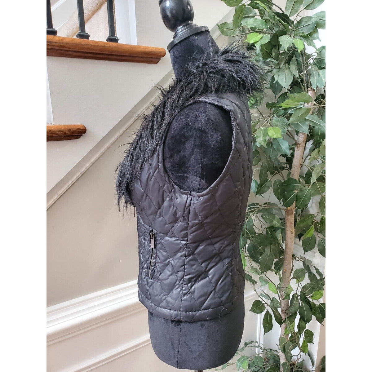 Cache Womens Black Fur 100% Nylon Sleeveless Full Zipper Casual Vest Size Small