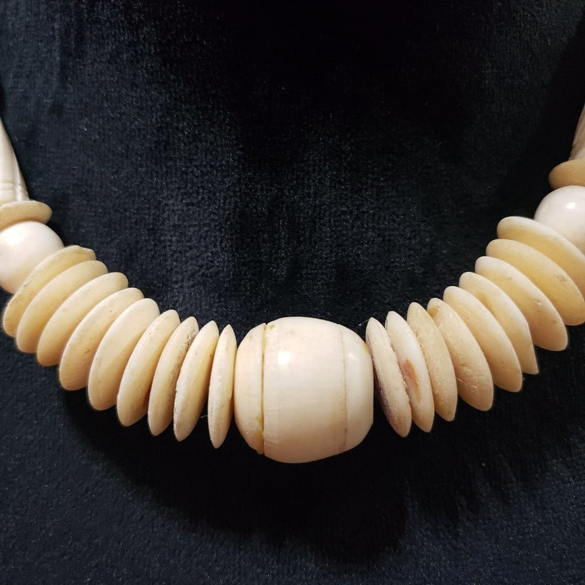 Womens Fashion Yellow Wood Shell Beaded Choker Collar Necklace with Barrel Clasp