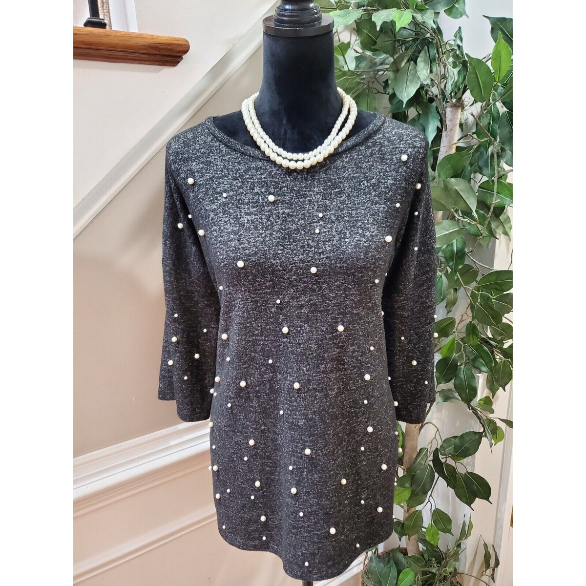 Chelsea & Theodore Women's Gray Round Neck Long Sleeve Beaded Sweater Size M