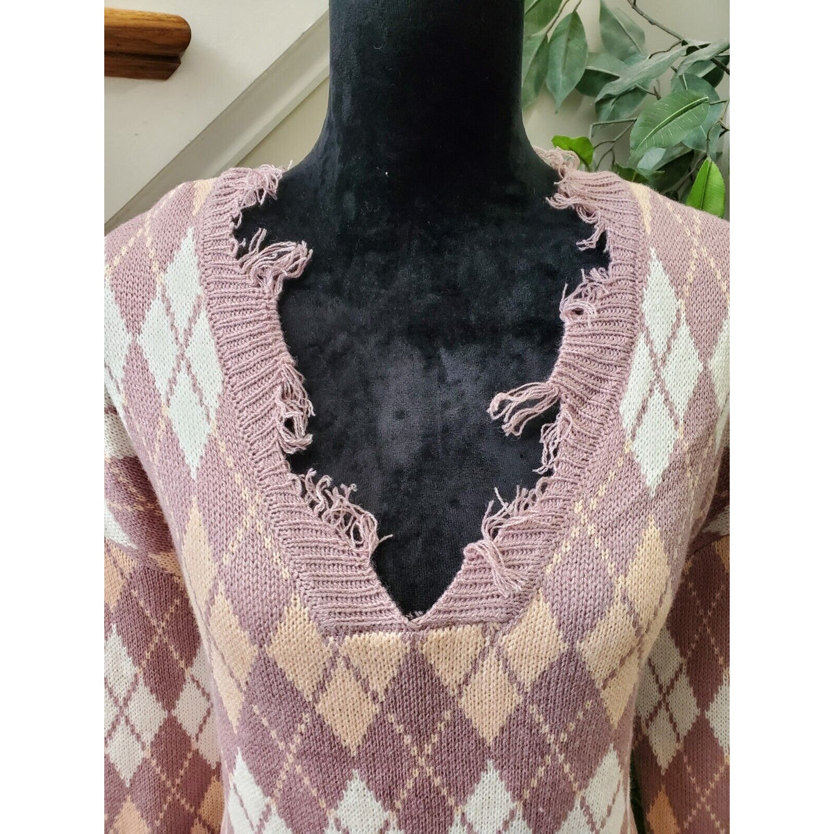 Just Polly Cropped Fringe Purple Long Sleeve V-Neck Pullover Knit Sweater Medium