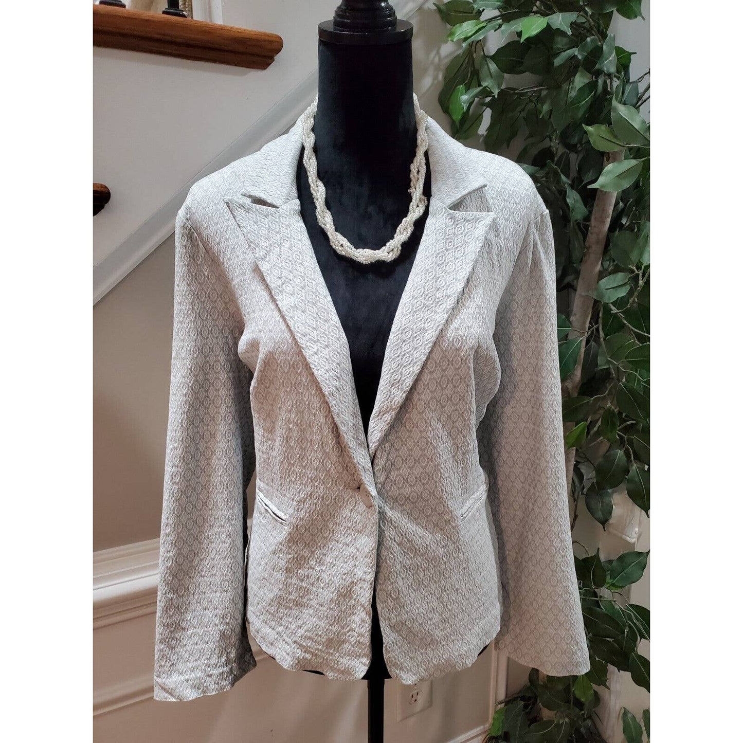 Soho Apparel Light Green Rayon Single Breasted Long Sleeve jacket Blazer Size 2X