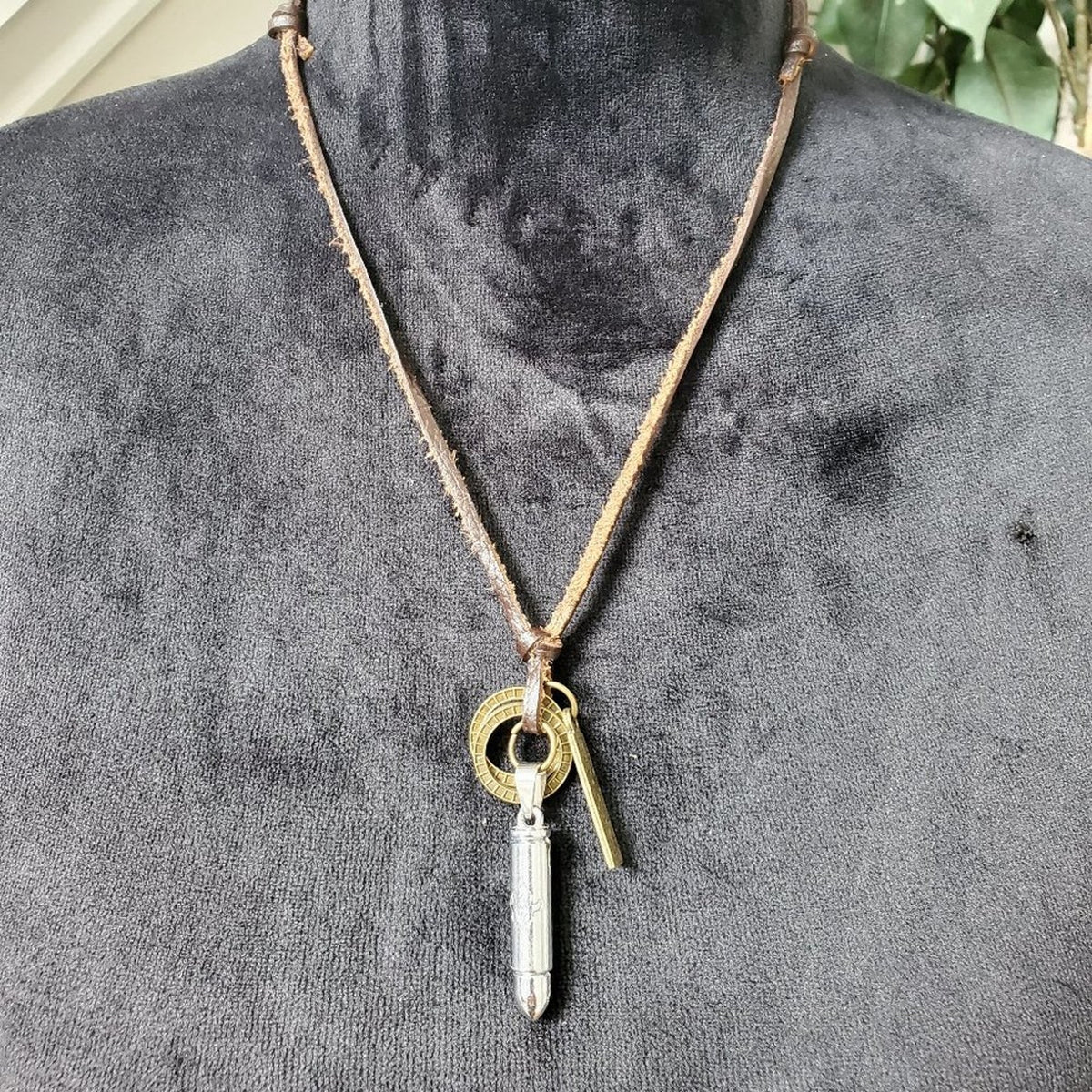 Chuns Fashion Womens Brown Leather Cartridge and Rings Pendants Necklace