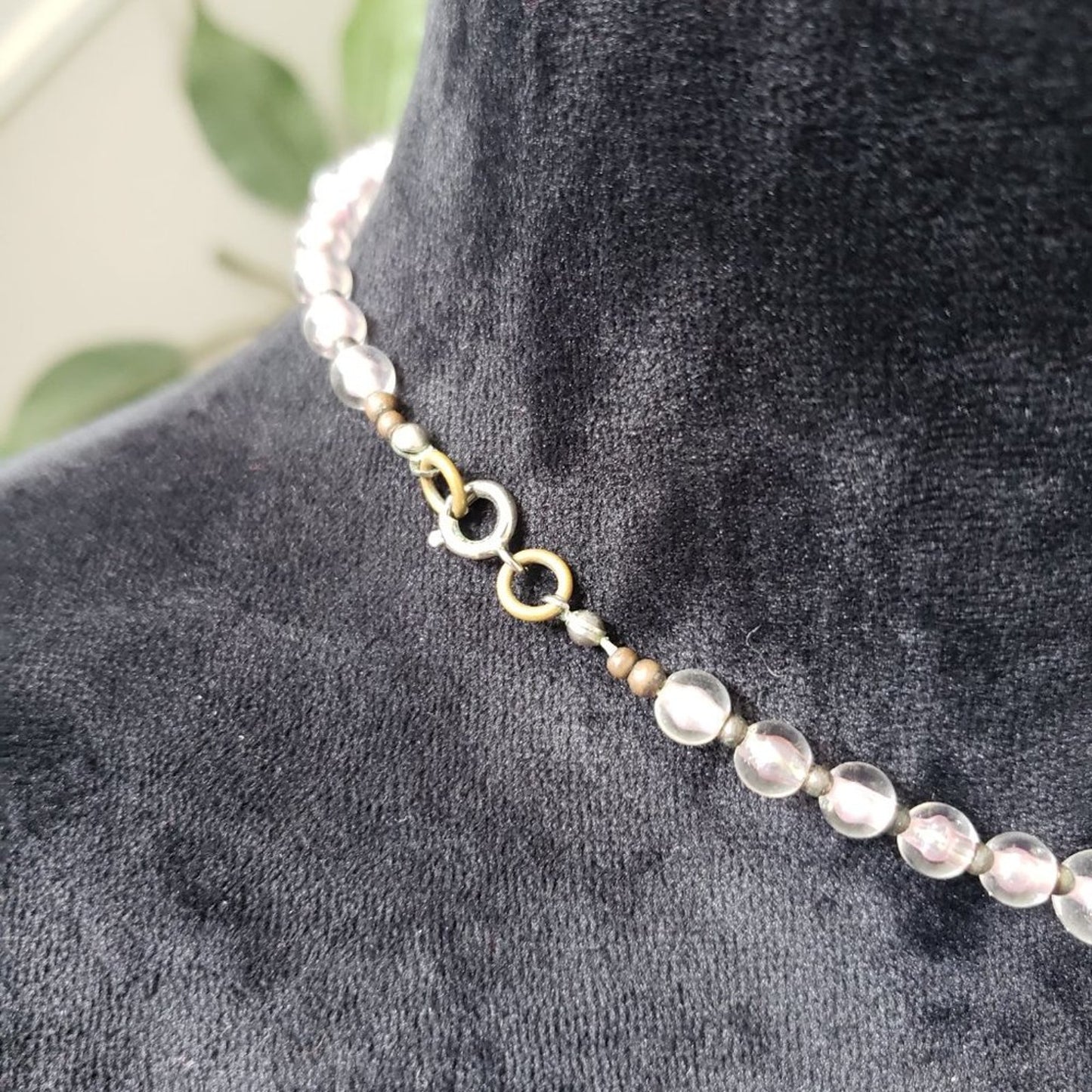 Womens Fashion White Glass Beaded Heart Pendant Collar Necklace w/ Lobster Clasp