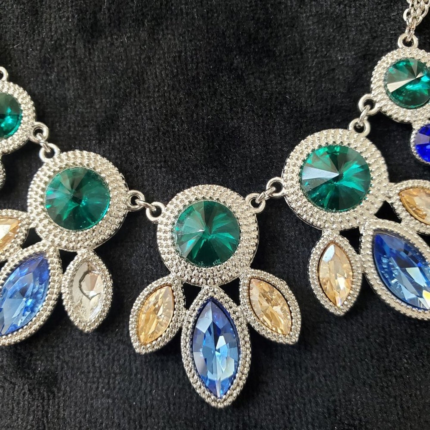 Women's Silver Blue Stones Chunky Statement Fashion Jewelry Necklace