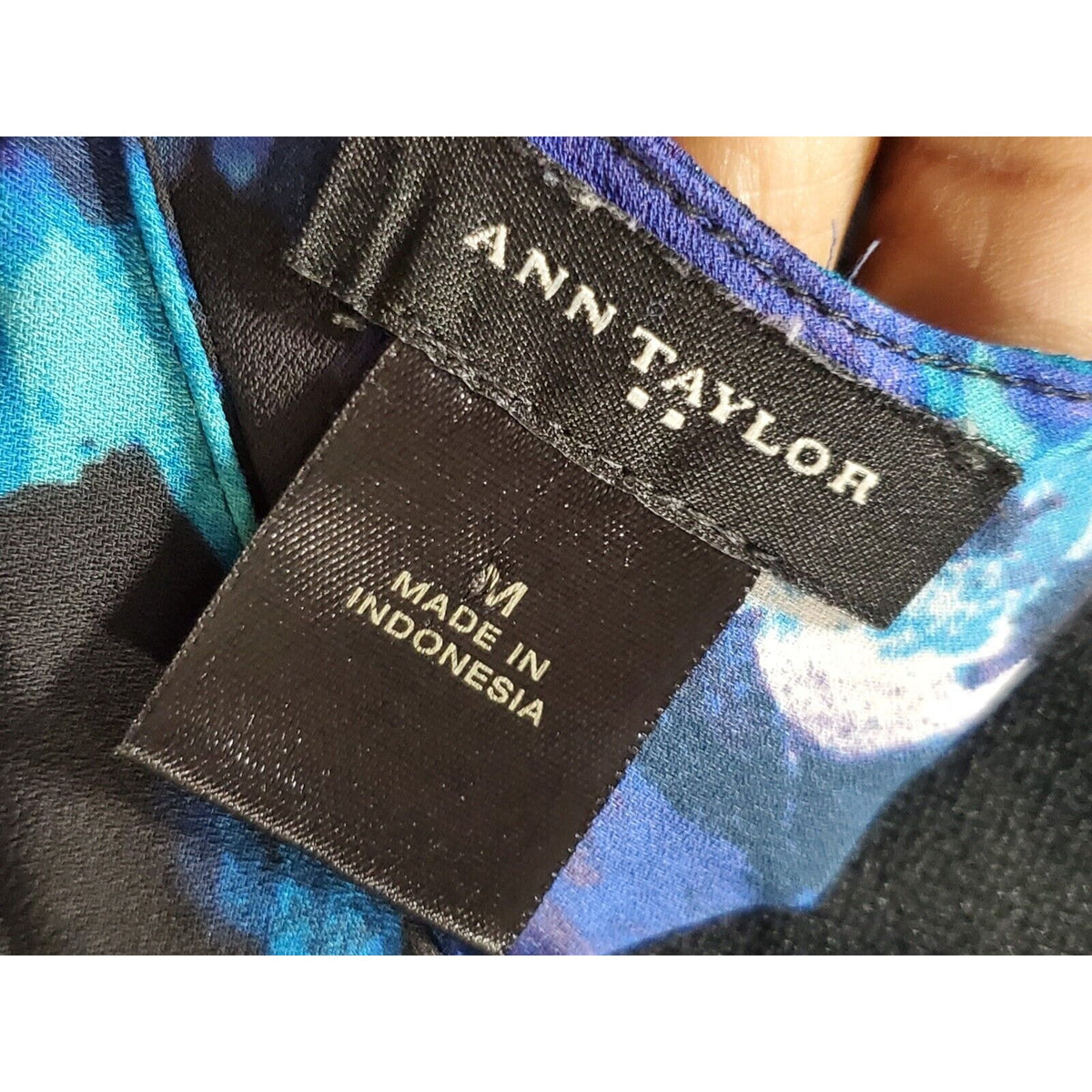 Ann Taylor Women's Floral Polyester V-Neck Long Sleeve Casual Top Blouse Size M