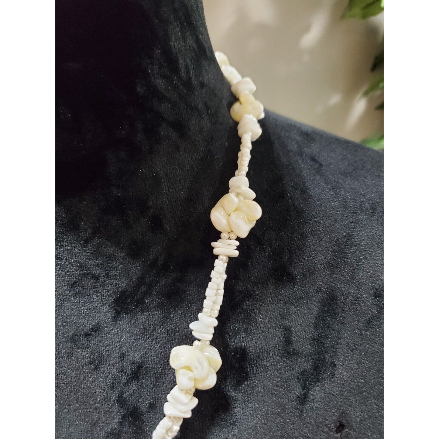 Women's Twisted White Chip & Sliced Shell Vintage Bead Necklace