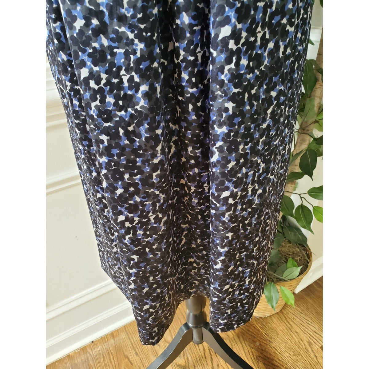 New York & Company Stretch Blue Round Neck Sleeveless Knee Length Dress Size 18