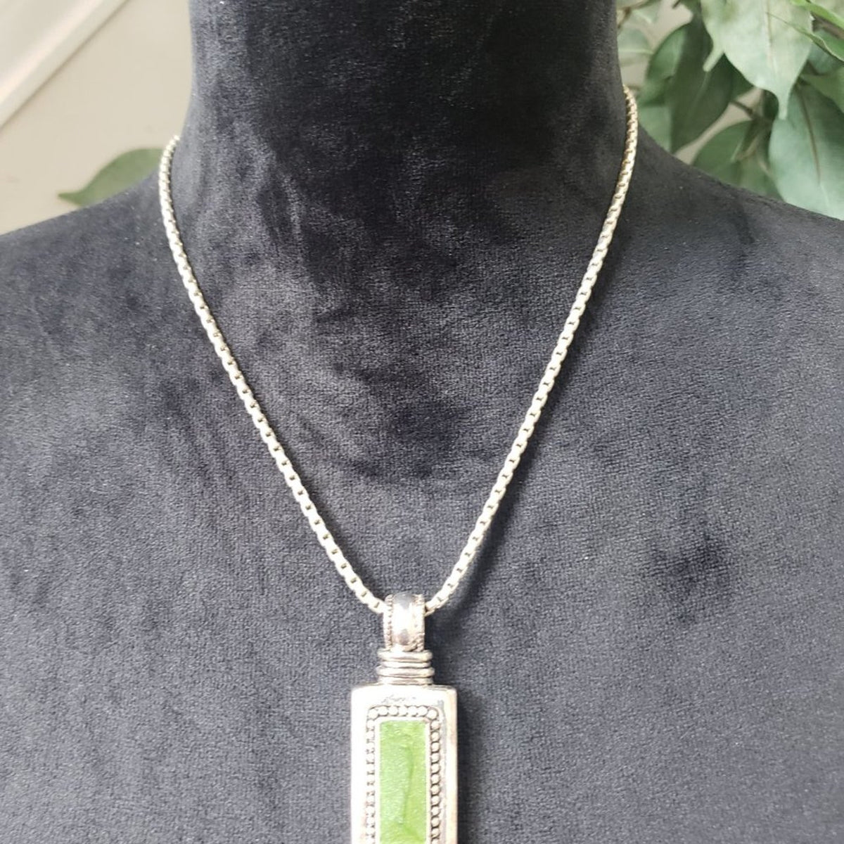 Women's Green Turquoise Gold Tone Rectangle Hammered Pendant Necklace