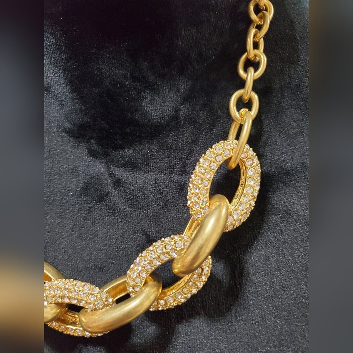 Traci Lynn Boutique Chain Link Gold Tone Necklace