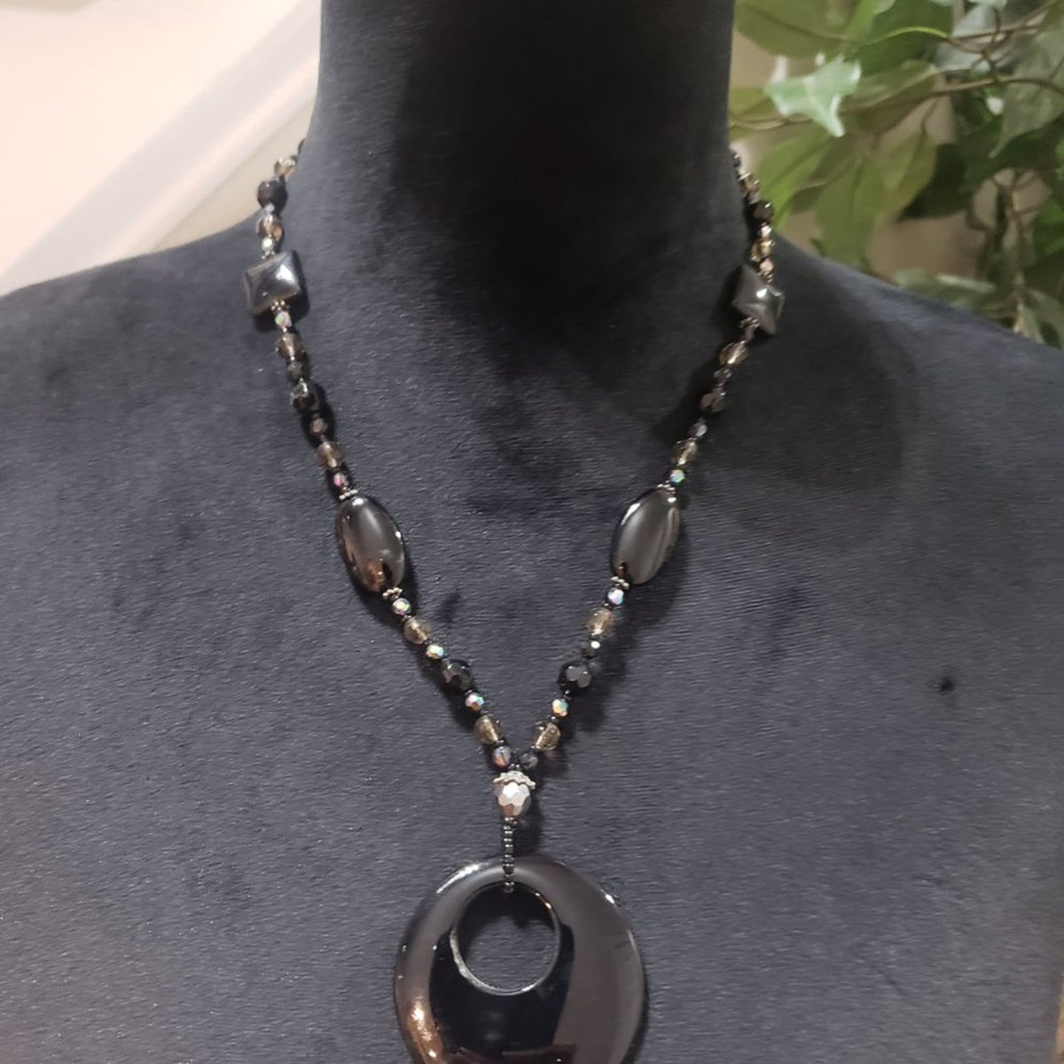Womens Fashions Black Oval Hematite Pendant Necklace with Lobster Clasp