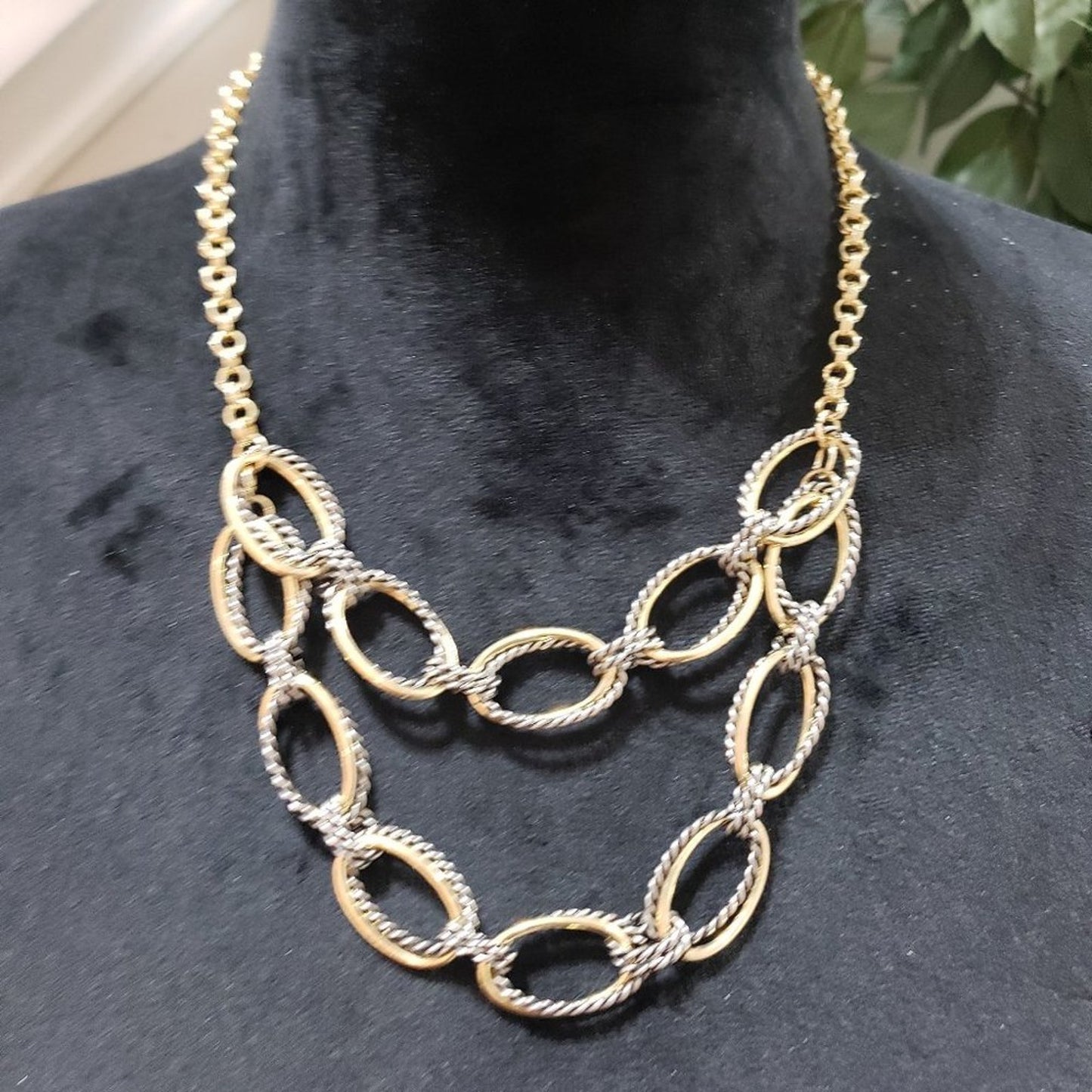 Womens Gold Tone White Textured Oval link Chain Layered Necklace Lobster Clasp
