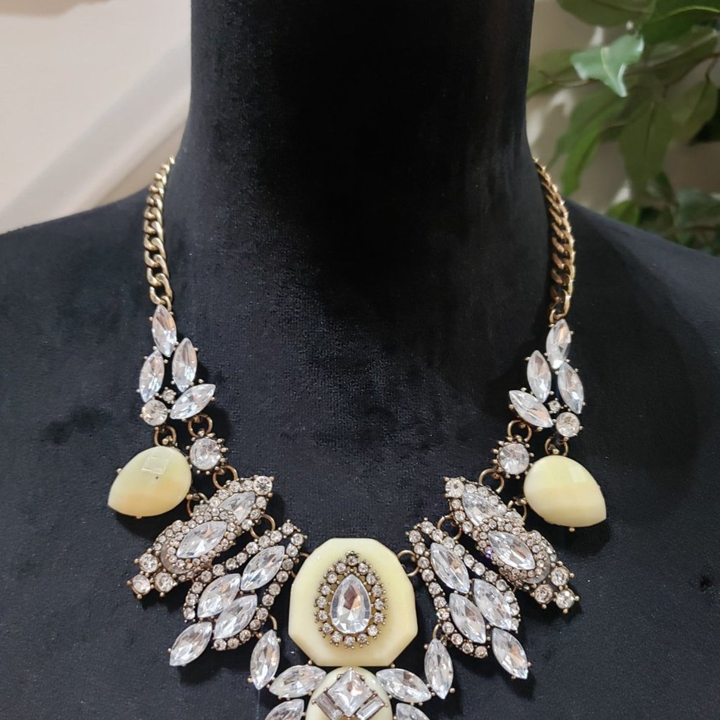 Womens Gold Tone Chain Beaded Faceted Crystal Pendant Necklace w/ Lobster Clasp