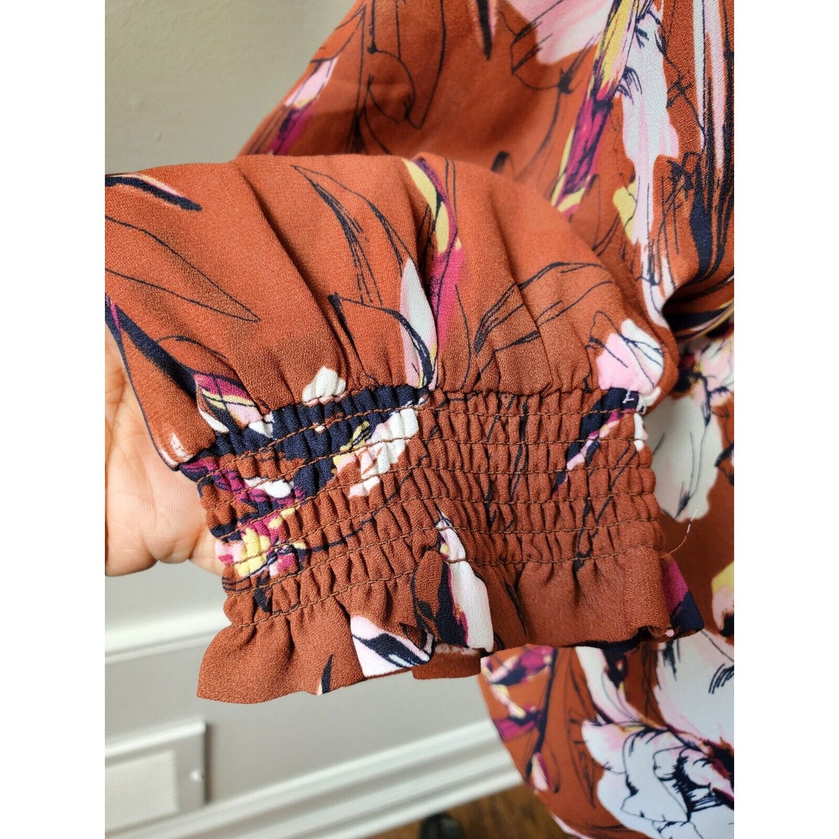 Chelsea. 28 Women Brown Floral Polyester Mock Neck Long Sleeve Top Blouse Size S
