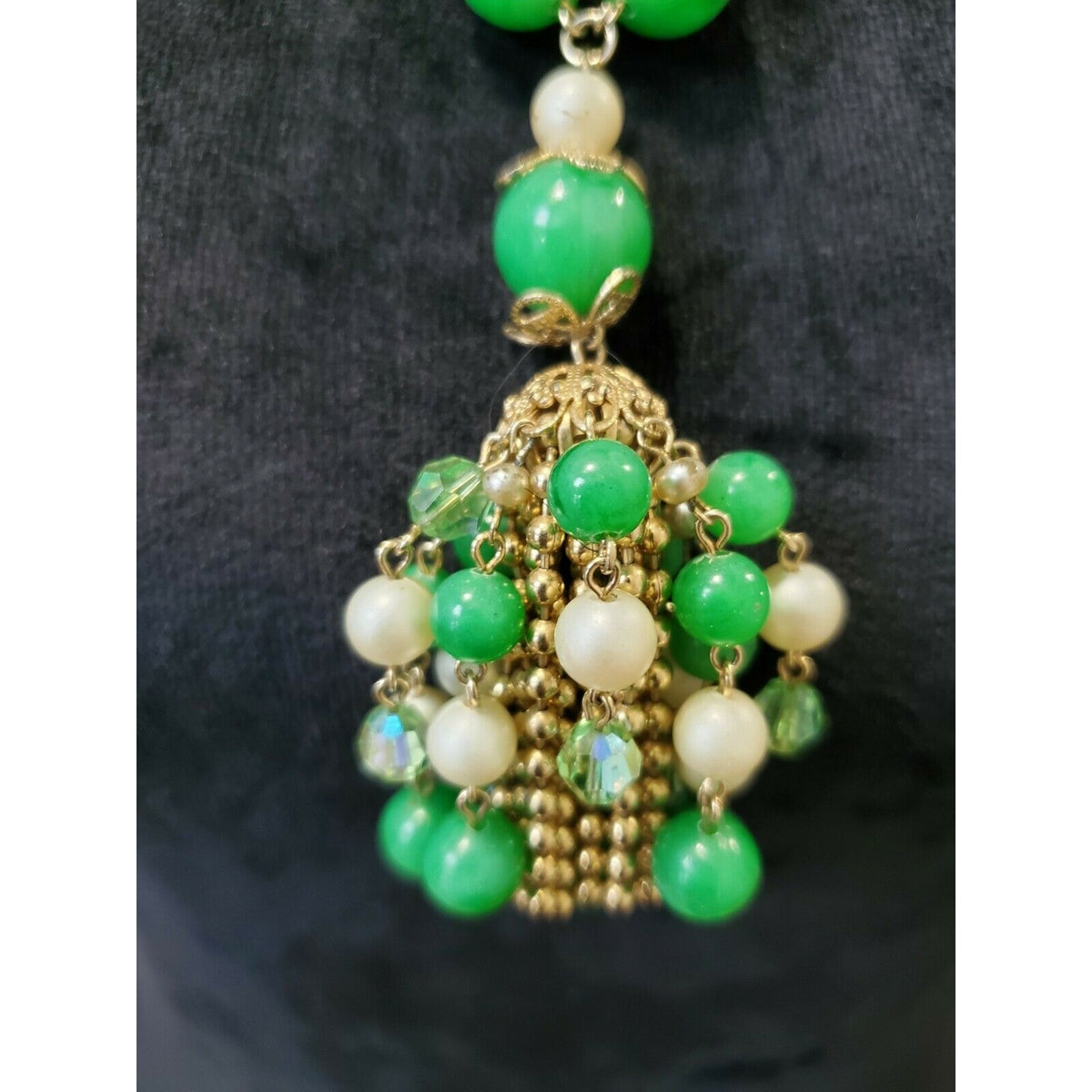 Green and White Pearl Beaded Necklace