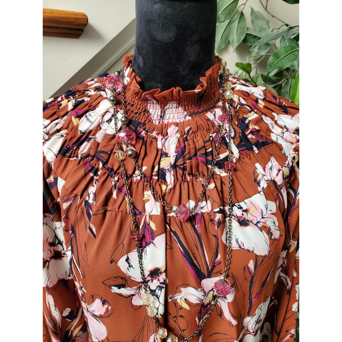 Chelsea. 28 Women Brown Floral Polyester Mock Neck Long Sleeve Top Blouse Size S