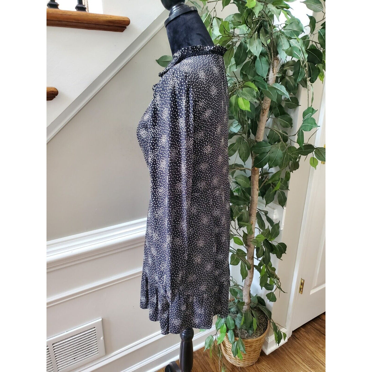 Loft Women's Black & White Rayon Mock Neck Long Sleeve Knee Length Dress Size 2P