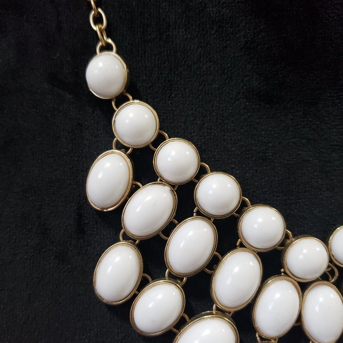 Women's White & Gold Chain Teardrop Beaded Stylish Statement Fashion Necklace