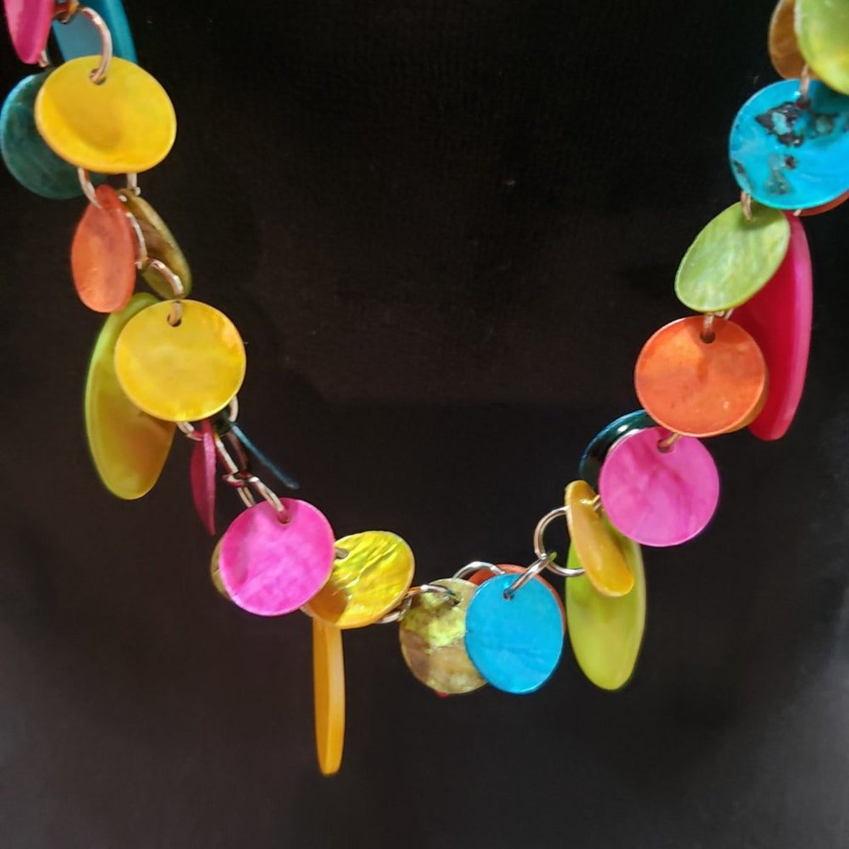 You & I Womens Fashion Multi Color Samburu Shell Teardrop Necklace with Earrings