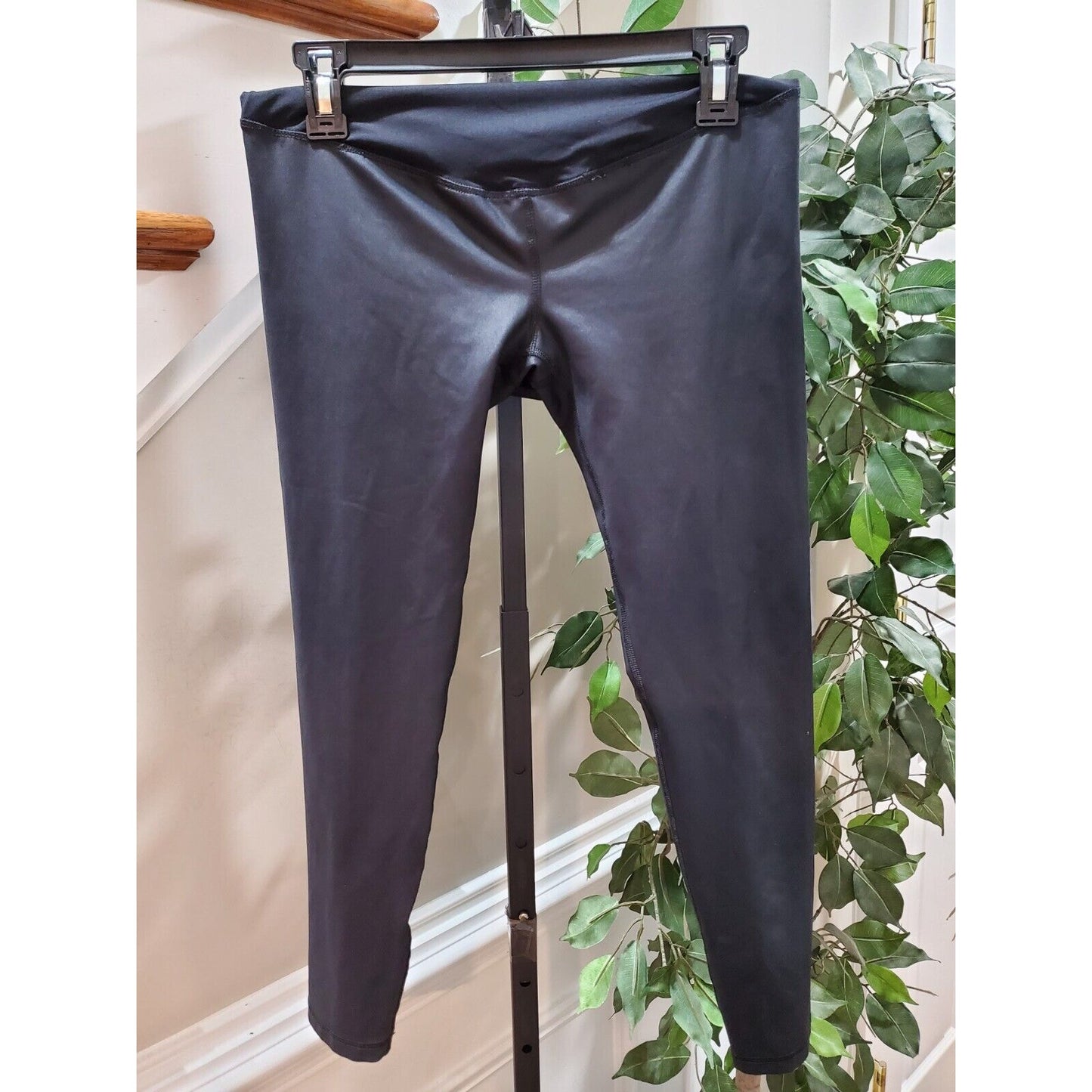 Ingrid & Isabel Black Polyester Mid Rise Skinny Fit Maternity Leggings Size M